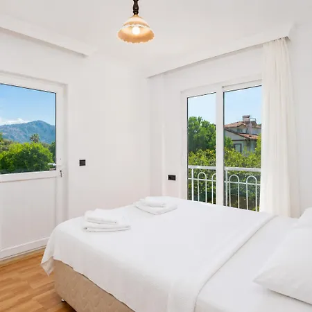 Daisy Villa